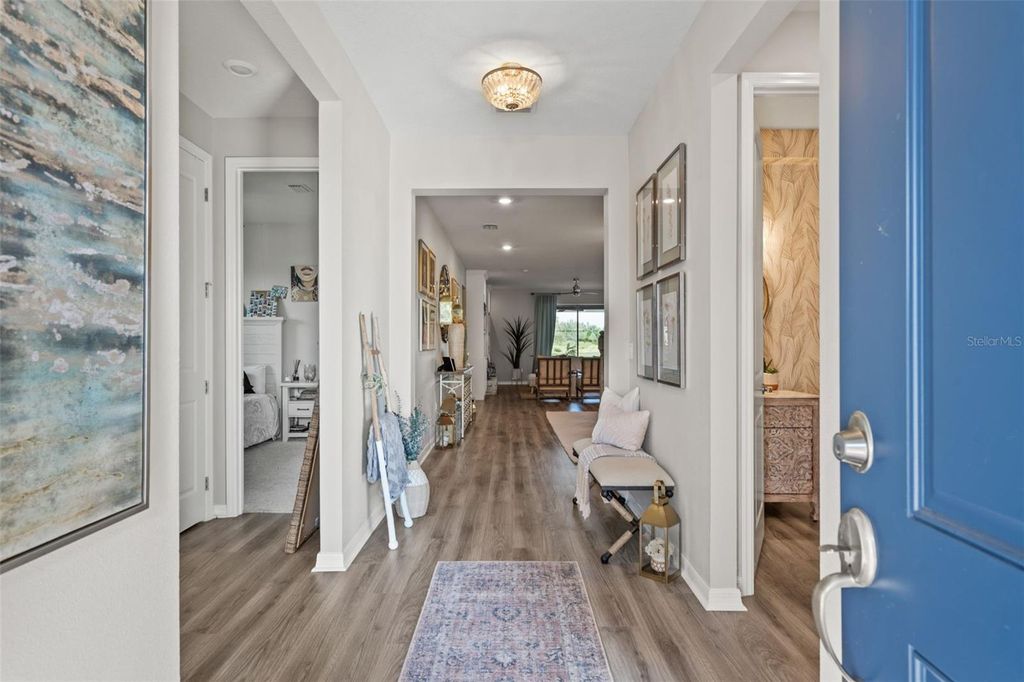 Image 2 of property listing at 19284 BRIARBROOK DRIVE, Tampa, FL 33647