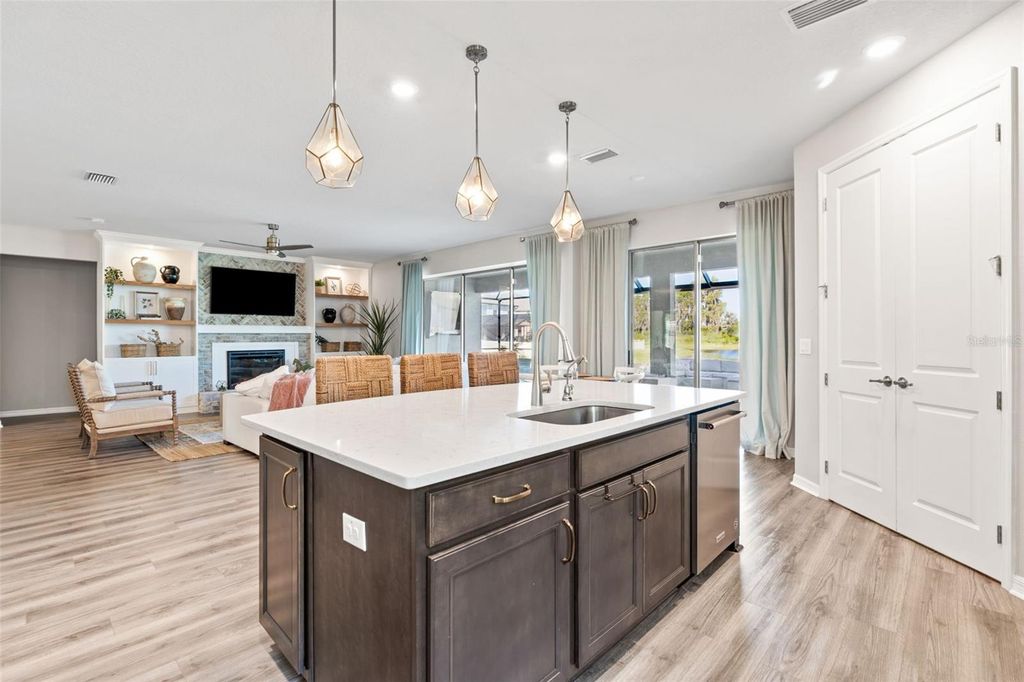 Image 14 of property listing at 19284 BRIARBROOK DRIVE, Tampa, FL 33647