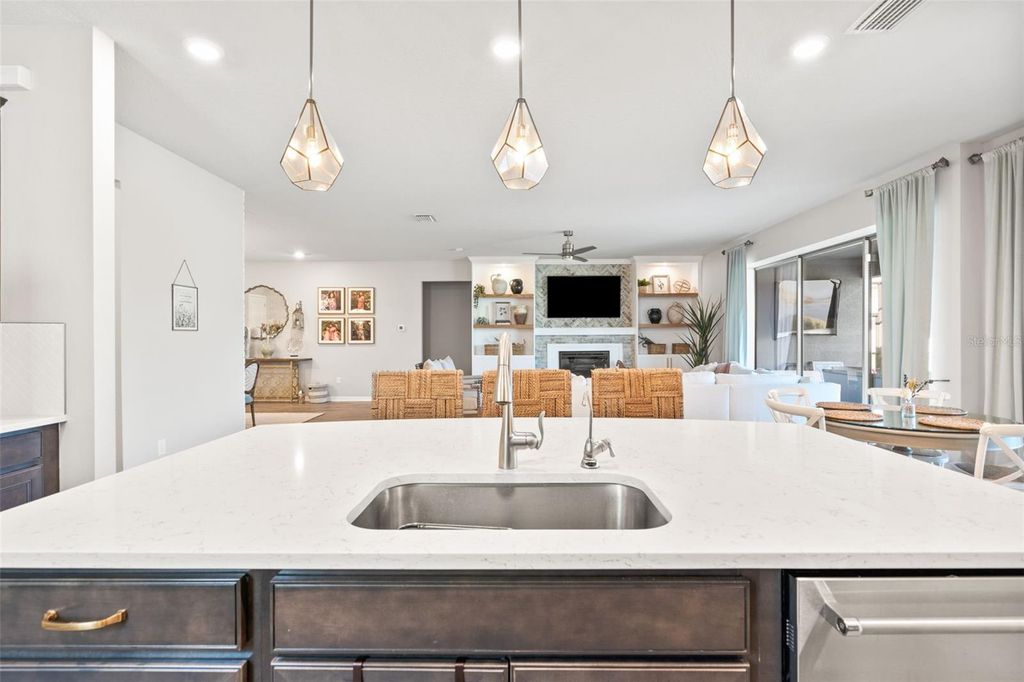 Image 17 of property listing at 19284 BRIARBROOK DRIVE, Tampa, FL 33647