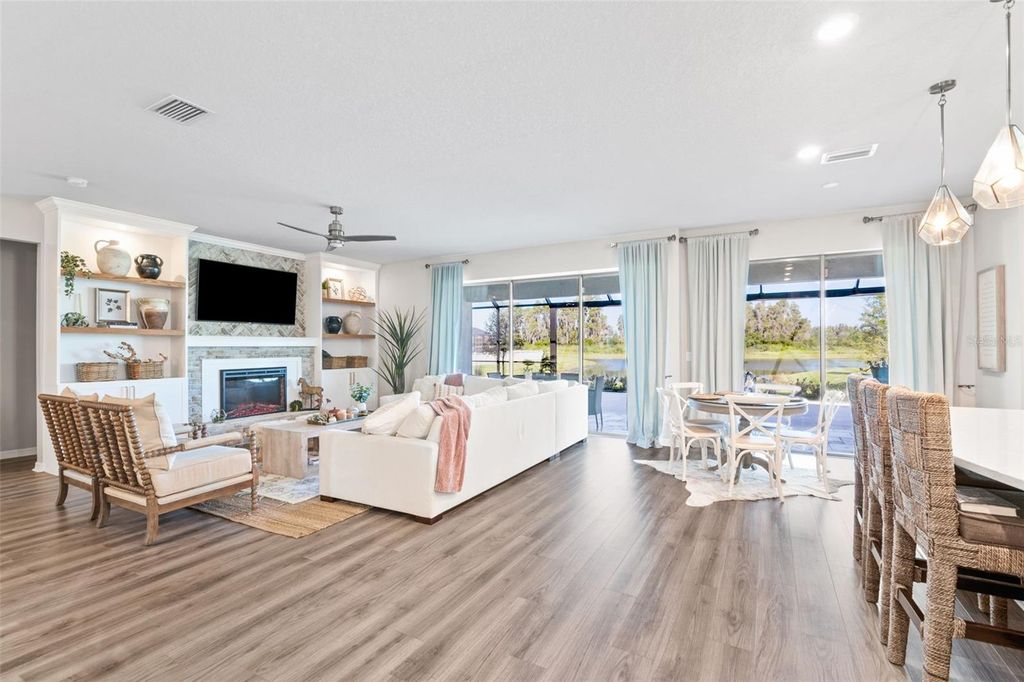 Image 18 of property listing at 19284 BRIARBROOK DRIVE, Tampa, FL 33647