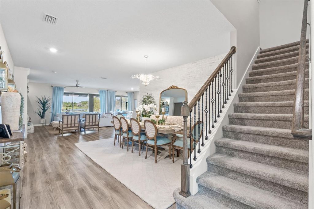 Image 4 of property listing at 19284 BRIARBROOK DRIVE, Tampa, FL 33647