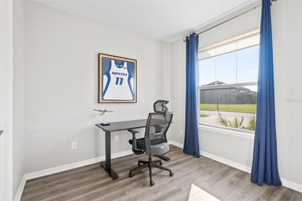 Image 32 of property listing at 19284 BRIARBROOK DRIVE, Tampa, FL 33647