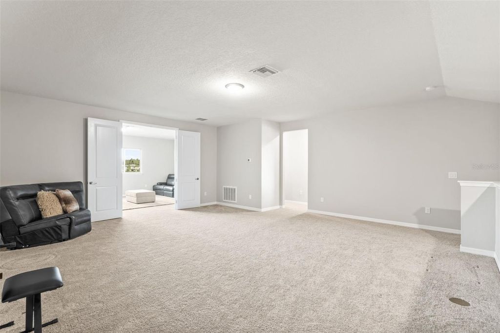 Image 36 of property listing at 19284 BRIARBROOK DRIVE, Tampa, FL 33647