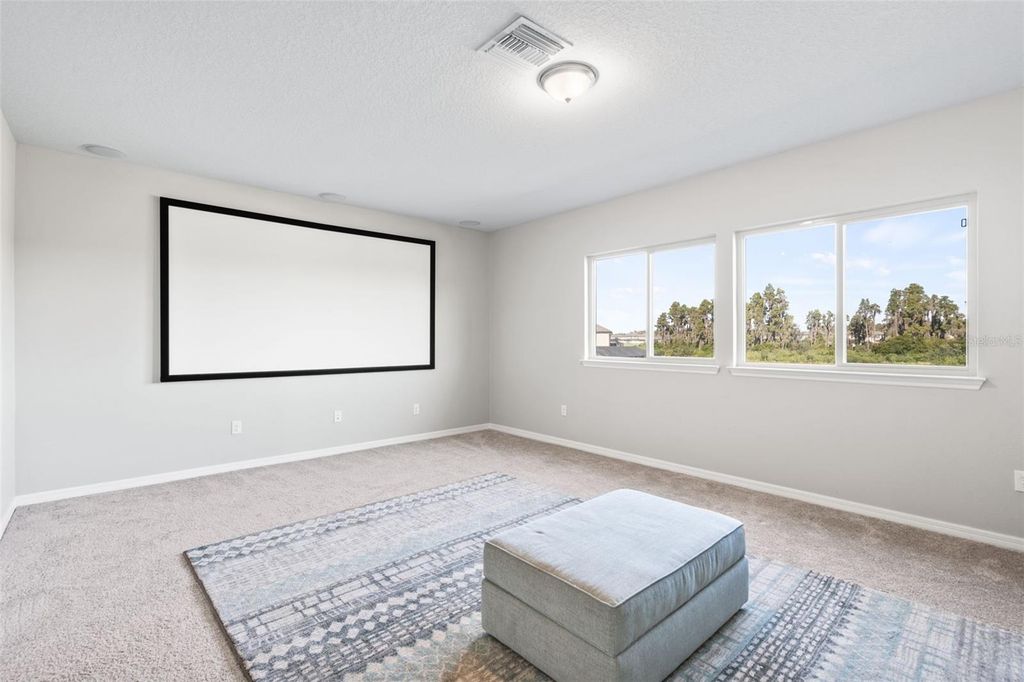 Image 39 of property listing at 19284 BRIARBROOK DRIVE, Tampa, FL 33647