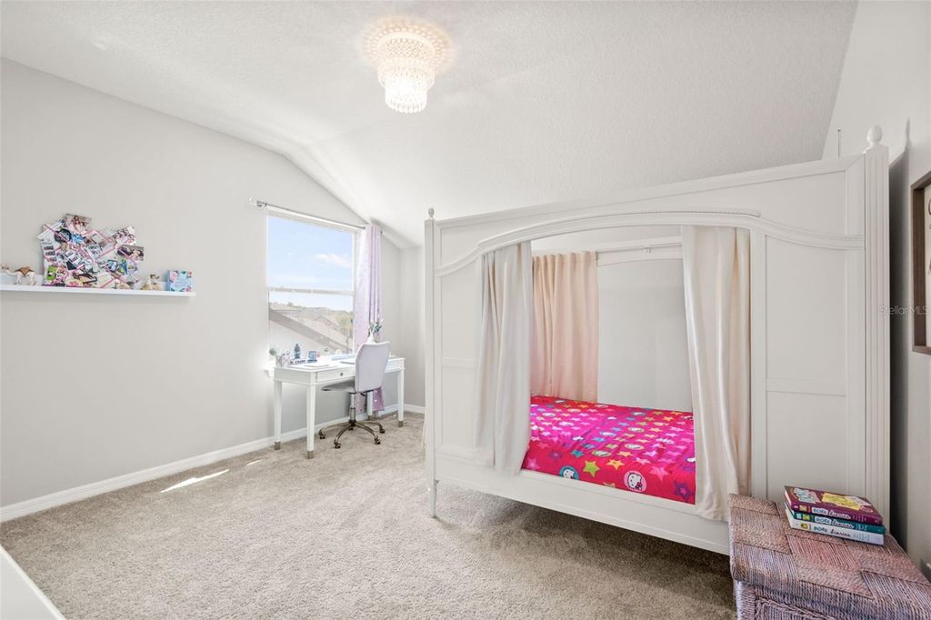 Image 40 of property listing at 19284 BRIARBROOK DRIVE, Tampa, FL 33647