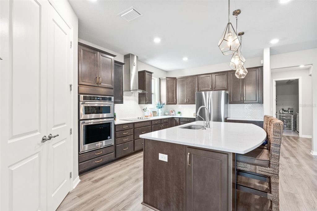 Image 7 of property listing at 19284 BRIARBROOK DRIVE, Tampa, FL 33647