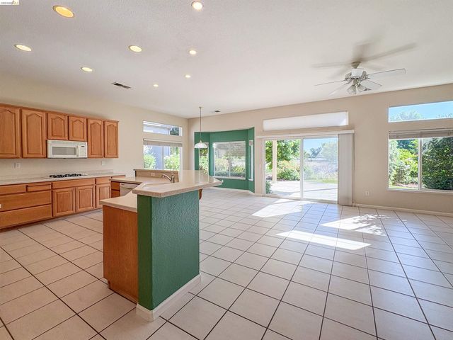 1941 Jubilee Drive, Brentwood, CA 94513