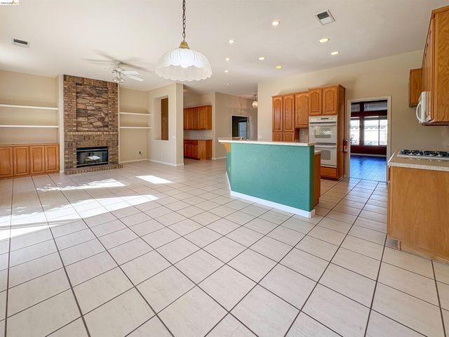 1941 Jubilee Drive, Brentwood, CA 94513
