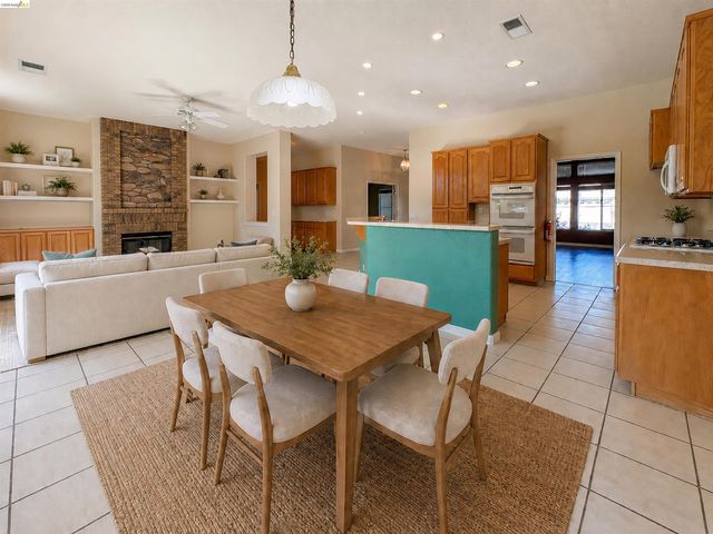 1941 Jubilee Drive, Brentwood, CA 94513
