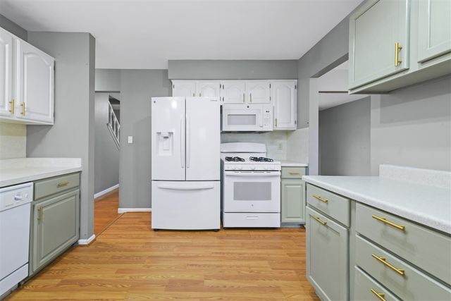 39063 Grennada Street, Livonia, MI 48154