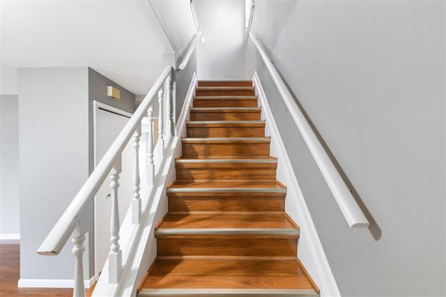 39063 Grennada Street, Livonia, MI 48154