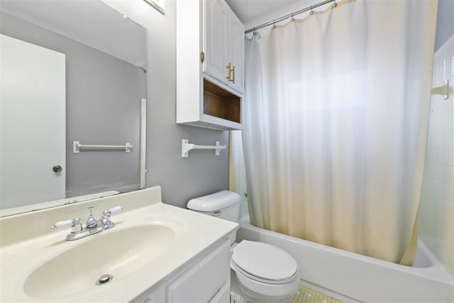 39063 Grennada Street, Livonia, MI 48154