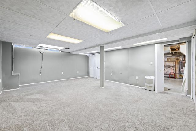 39063 Grennada Street, Livonia, MI 48154