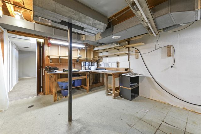 39063 Grennada Street, Livonia, MI 48154