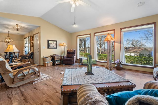 1106 Red Bud Drive, Grove, OK 74344