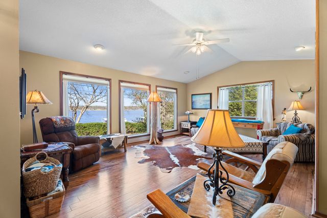 1106 Red Bud Drive, Grove, OK 74344