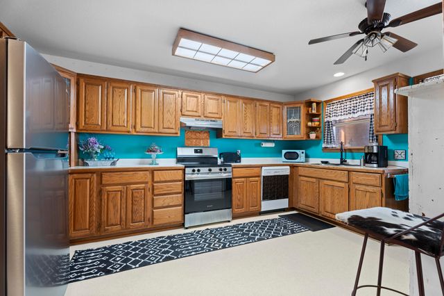 1106 Red Bud Drive, Grove, OK 74344