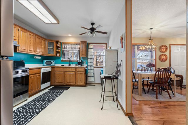 1106 Red Bud Drive, Grove, OK 74344