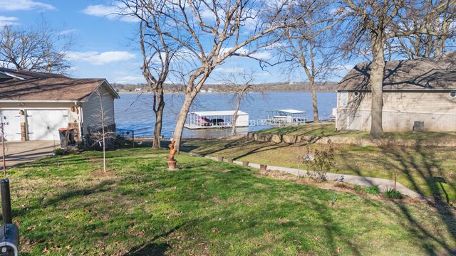 1106 Red Bud Drive, Grove, OK 74344