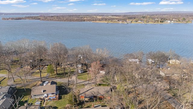 1106 Red Bud Drive, Grove, OK 74344