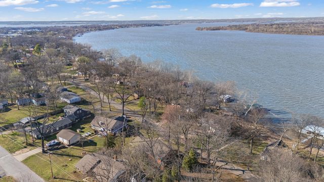 1106 Red Bud Drive, Grove, OK 74344