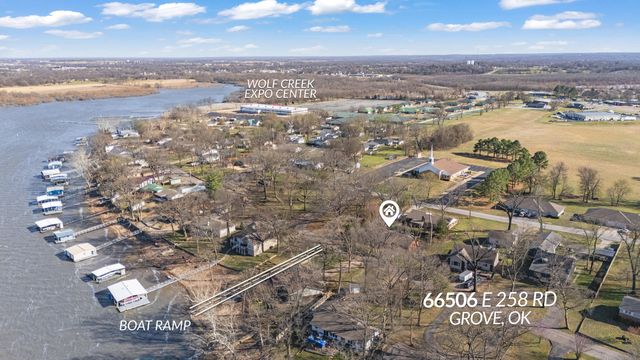 1106 Red Bud Drive, Grove, OK 74344