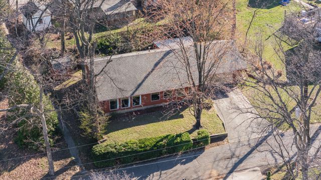 1106 Red Bud Drive, Grove, OK 74344