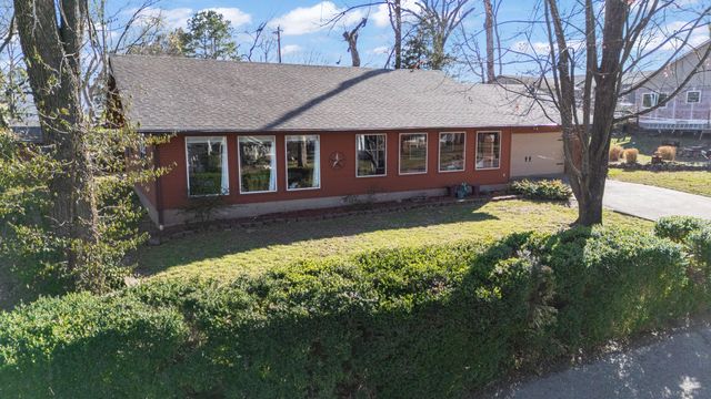 1106 Red Bud Drive, Grove, OK 74344