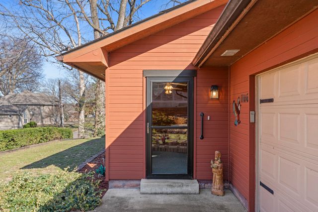 1106 Red Bud Drive, Grove, OK 74344