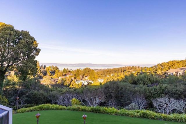 2930 Privet Drive, Hillsborough, CA 94010