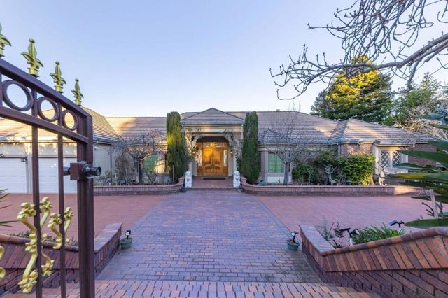 2930 Privet Drive, Hillsborough, CA 94010