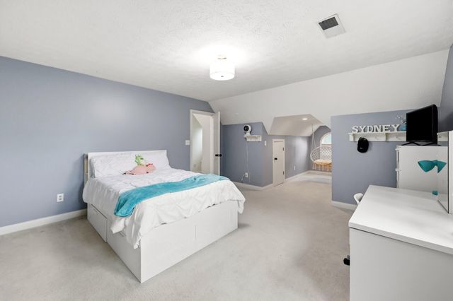 150 Club Lane, Versailles, KY 40383