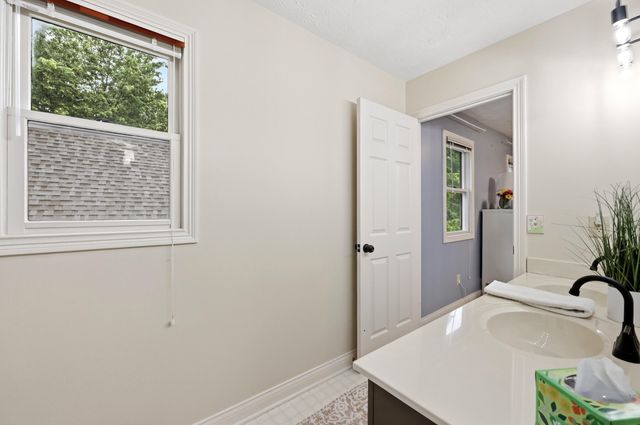 150 Club Lane, Versailles, KY 40383