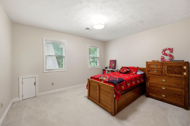 150 Club Lane, Versailles, KY 40383