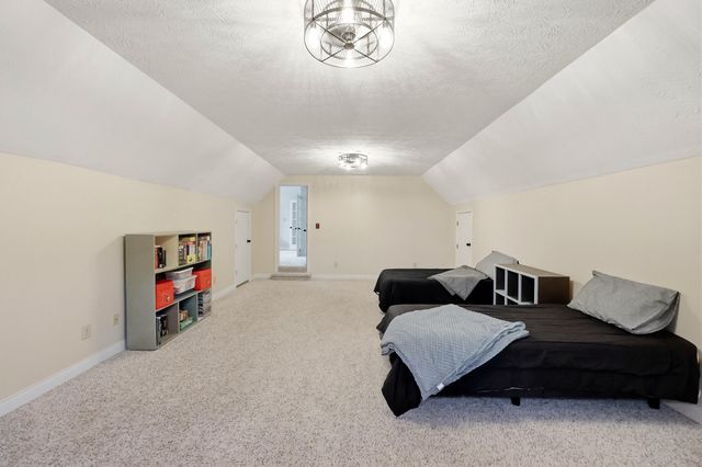150 Club Lane, Versailles, KY 40383