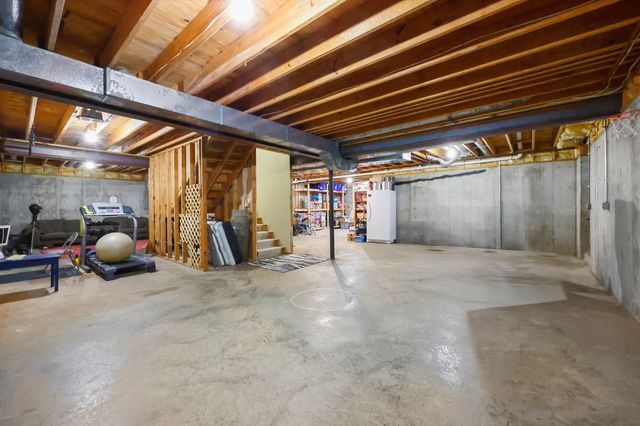 150 Club Lane, Versailles, KY 40383