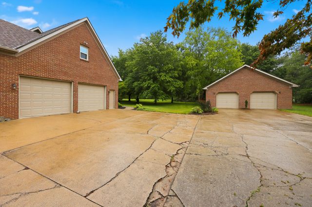 150 Club Lane, Versailles, KY 40383