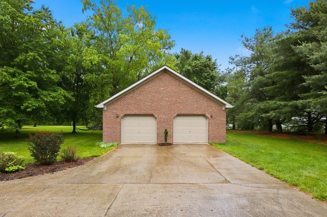 150 Club Lane, Versailles, KY 40383