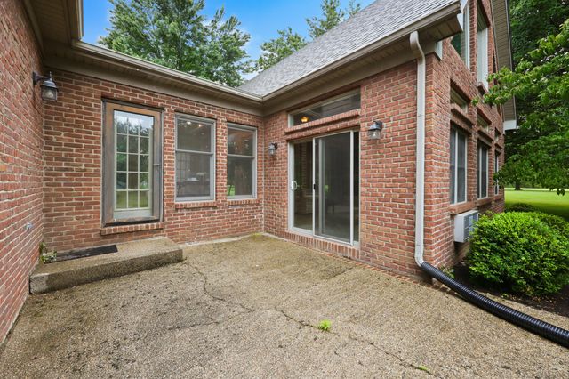 150 Club Lane, Versailles, KY 40383