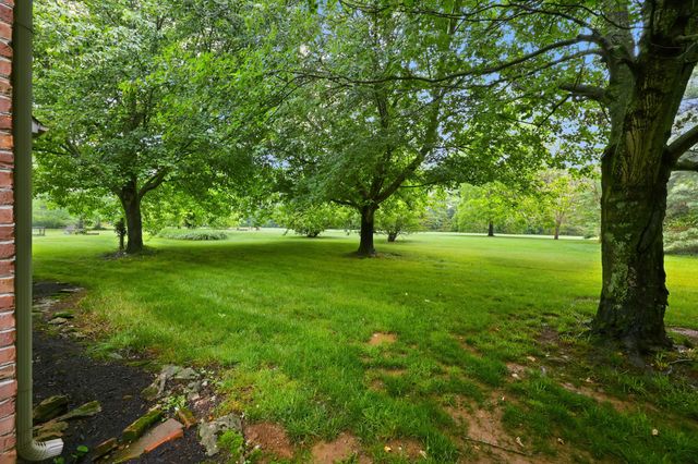 150 Club Lane, Versailles, KY 40383