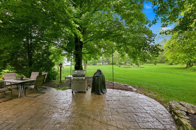 150 Club Lane, Versailles, KY 40383