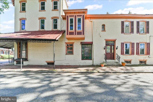 240 W MINER ST, West Chester, PA 19382