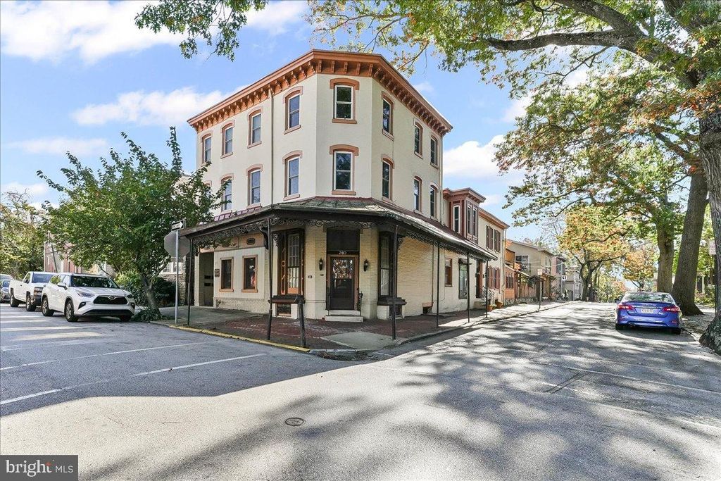 240 W MINER ST, West Chester, PA 19382