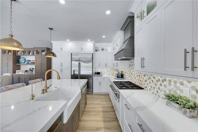 4701 Oak Leaf DR, Naples, FL 34119