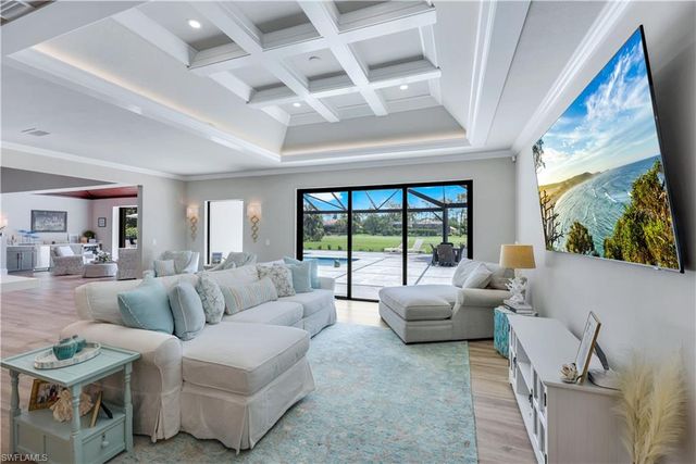 4701 Oak Leaf DR, Naples, FL 34119