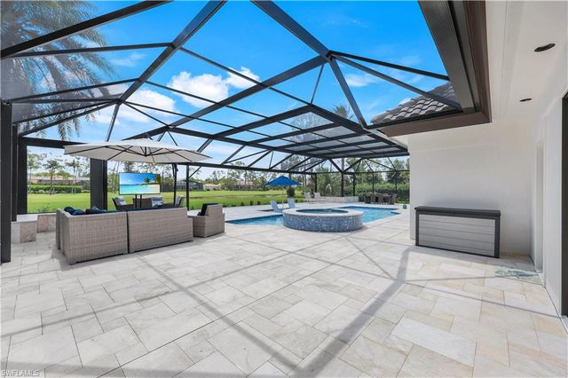 4701 Oak Leaf DR, Naples, FL 34119