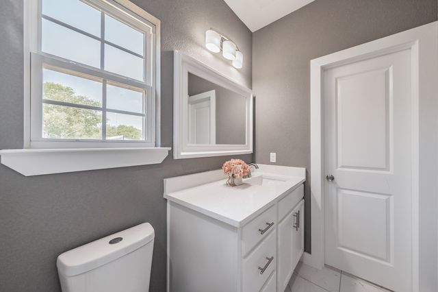 412 Matthew Street, Hillsboro, TX 76645