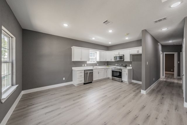 412 Matthew Street, Hillsboro, TX 76645