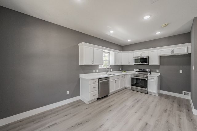 412 Matthew Street, Hillsboro, TX 76645