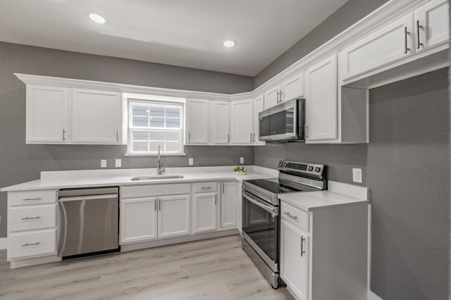 412 Matthew Street, Hillsboro, TX 76645